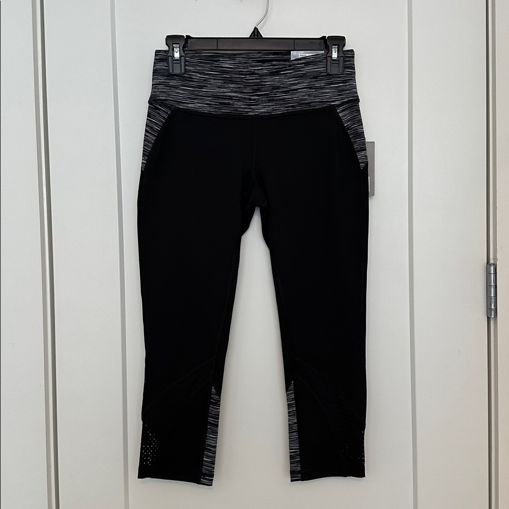 NWT Capri Mid Rise Active Pant, S